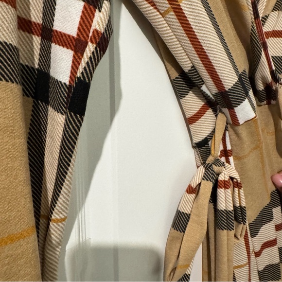 Plaid Long Sleeve Slim Fitted Belted Dress NWOT - Picture 6 of 9